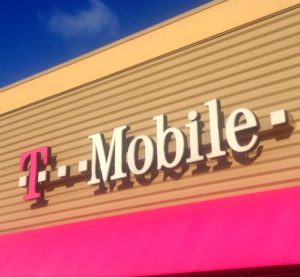 Вывеска магазина T-Mobile